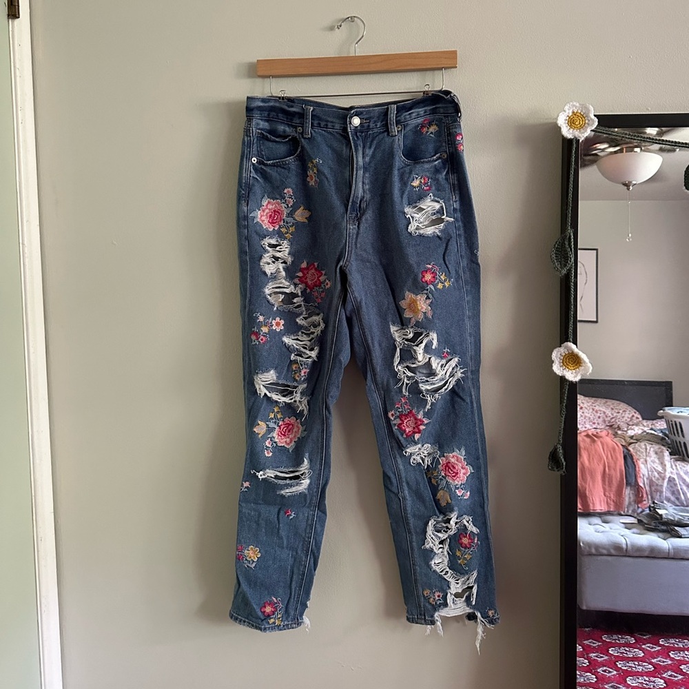 American Eagle embroidered flower medium wash high-waisted mom jeans